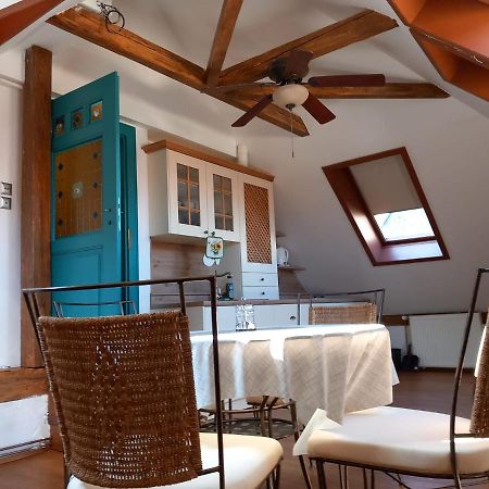 Roof Apartment Ztracena 奥洛穆茨 外观 照片